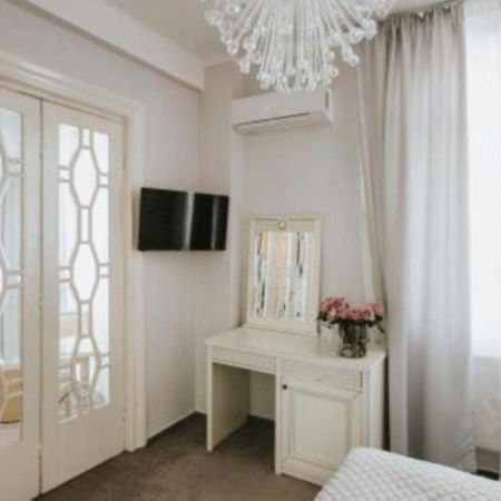Vila Cornelia Bucharest Exterior photo