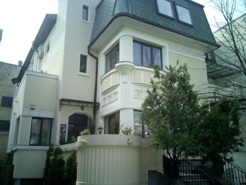 Vila Cornelia Bucharest Exterior photo