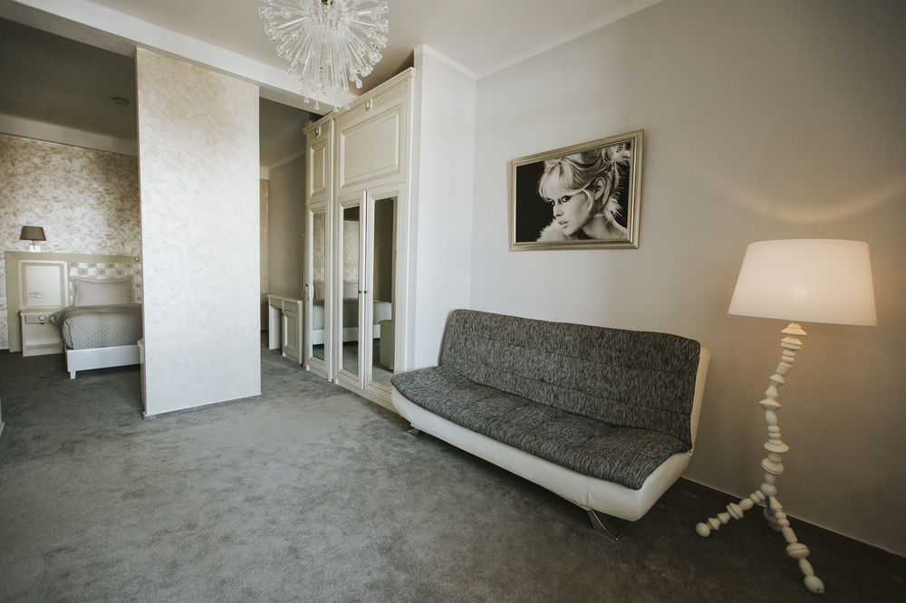 Vila Cornelia Bucharest Exterior photo