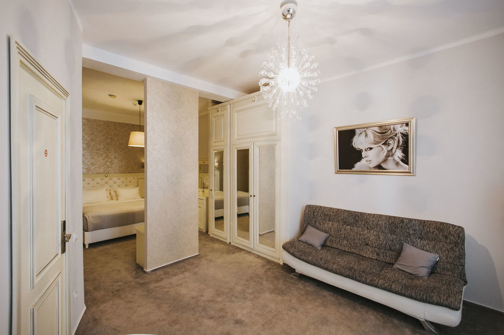 Vila Cornelia Bucharest Exterior photo